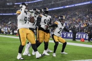 Steelers outlast Ravens